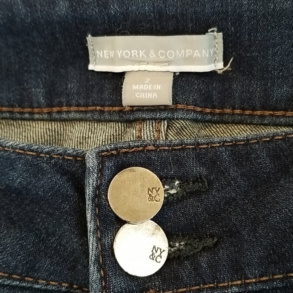 NY & Company Dark Wash Denim Capris - Picture 3 of 5